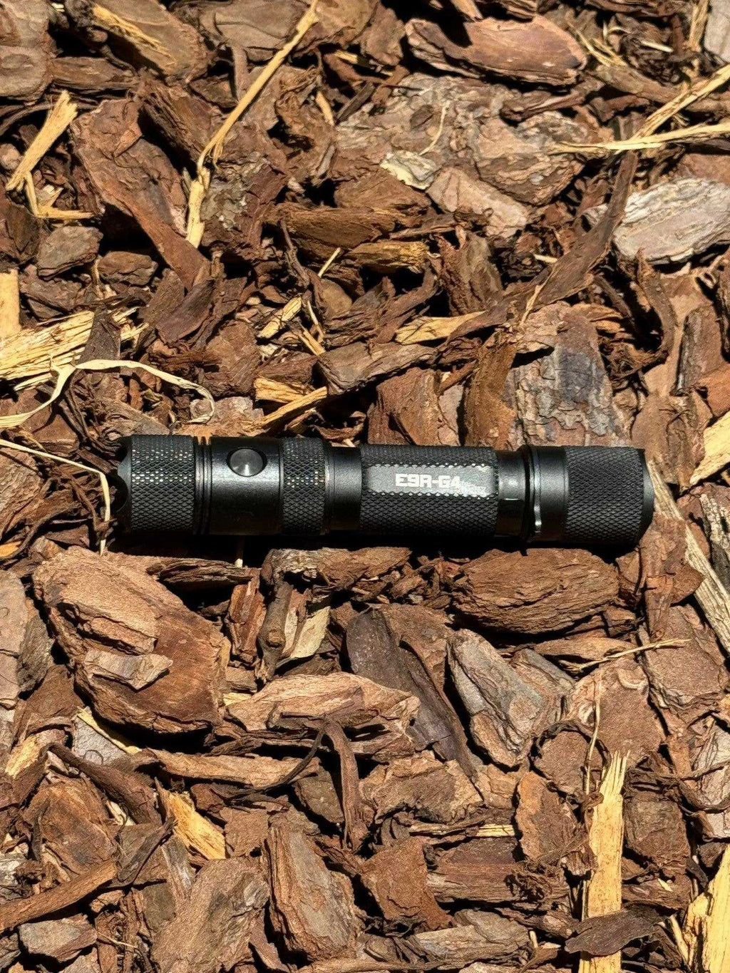 E9R GEN4 - 2,550 Lumen Tactical EDC Flashlight
